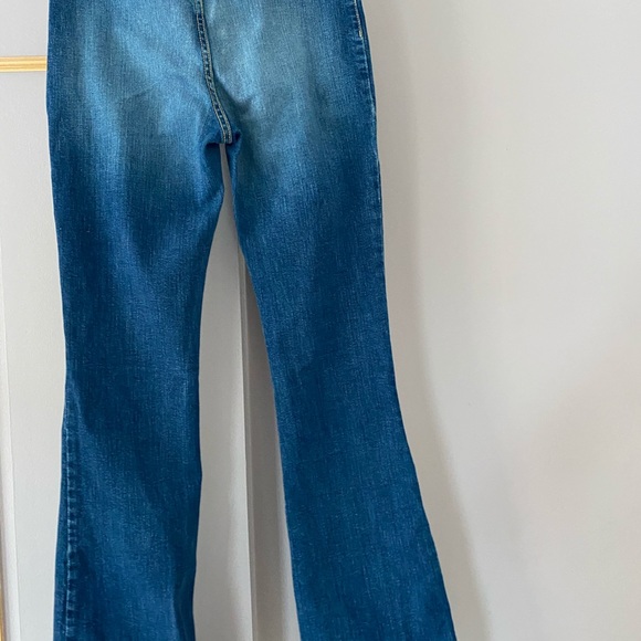 Arden B Dark Wash Mid Rise Distressed Women Flare Premium Denim Jeans Sz8 - Picture 3 of 12
